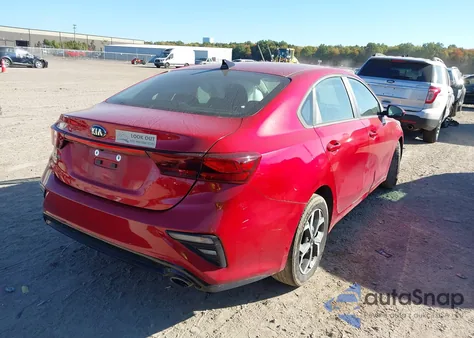 2021 Kia Forte Lxs z USA, uszkodzony, nr VIN 3KPF24AD8ME389982